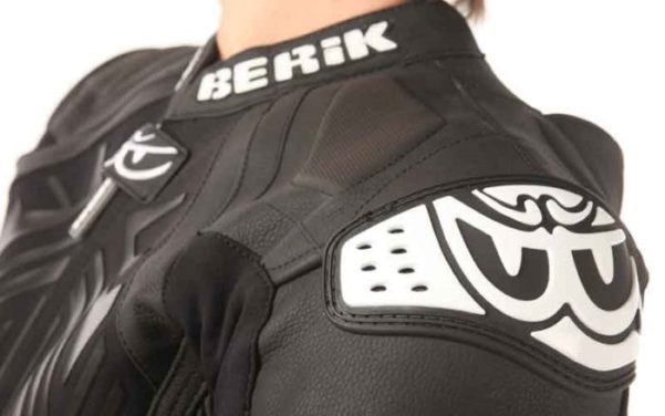berik-suit_ベリックレーシングスーツ